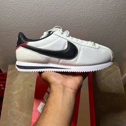 Nike Cortez 'Jackie Robinson Day' Size 9