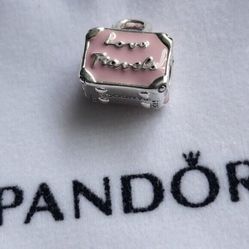 Pandora Love Travels Charm