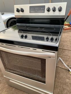 Small Stove / trailer size / electric range / Oven for Sale in Mesa, AZ -  OfferUp