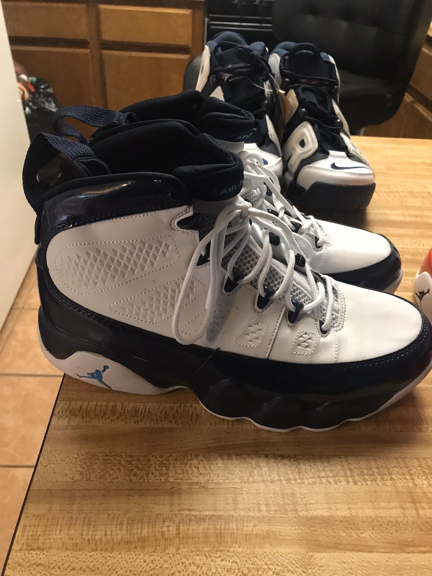 Jordan navy blue and white 9s size 8