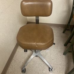 Chair. Rolling Adjustable 