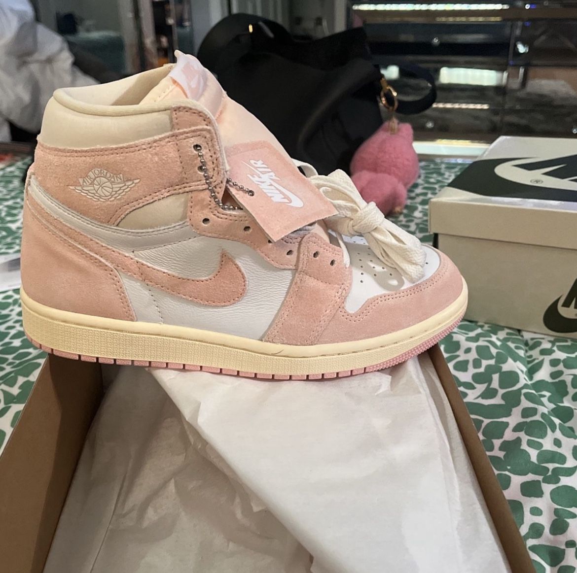 Woman Jordan Retro