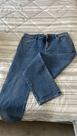 Men's Medium Wash Straight Leg Jeans
