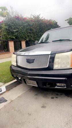 Cadillac Escalade Emblem 
