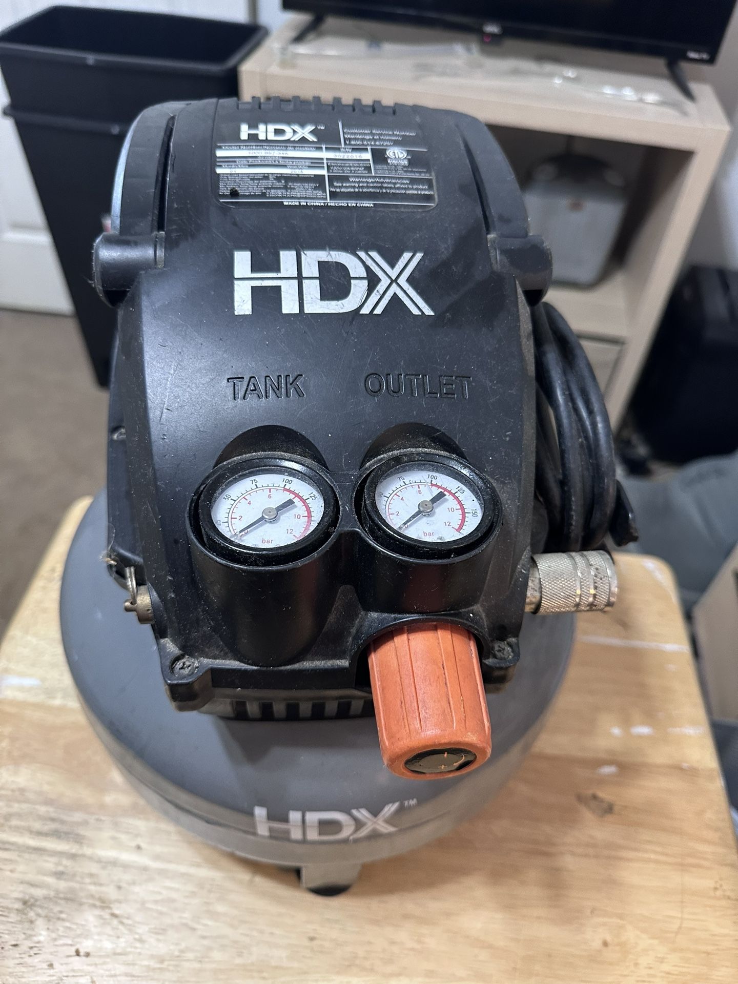 HDX 2-gallon Air Compressor