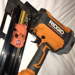 Ridgid R350RHF Pneumatic 21-Degree 3-1/2”