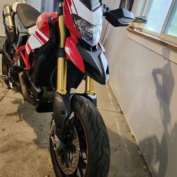 Red 2017 Ducati 