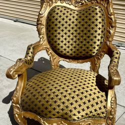 Ornate Baroque Revival Throne Chair – Gilded Carved Wood – Fleur-de-Lis Upholstery – Hollywood Regency
