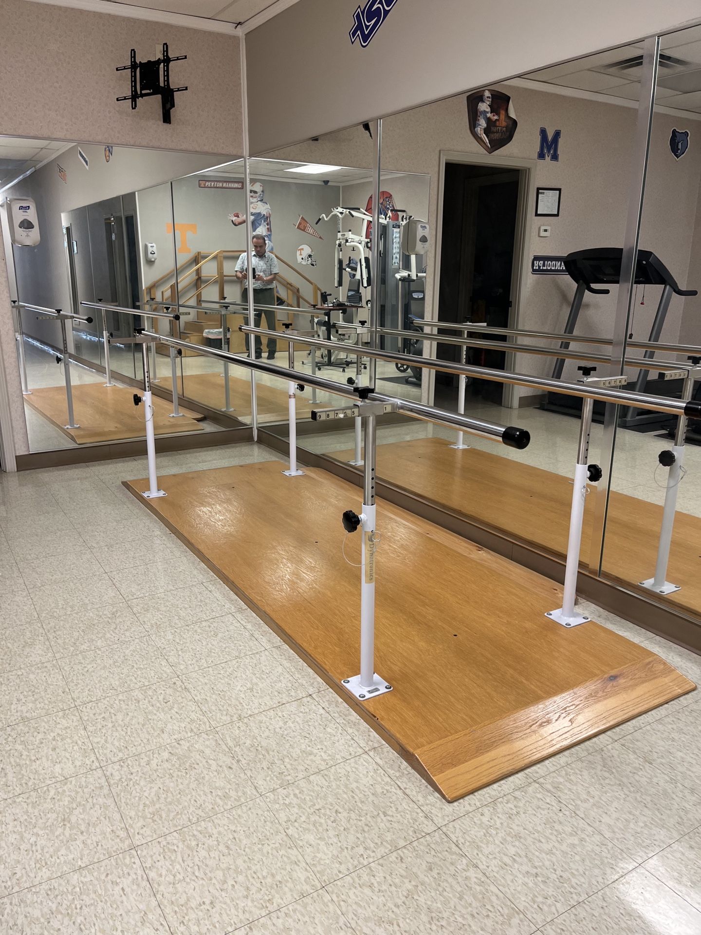 Parallel Bar Gaits Training
