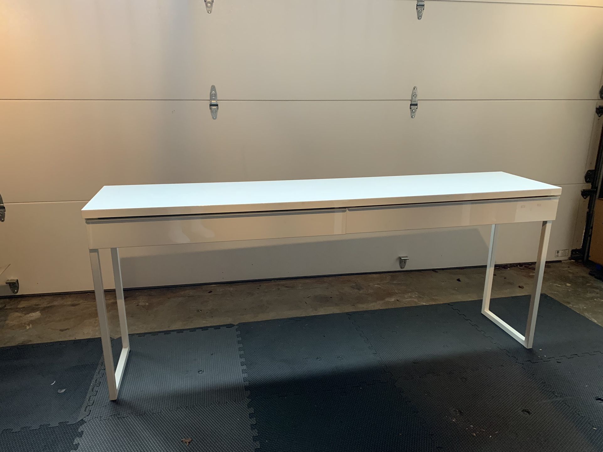 IKEA BESTÅ BURS High-Gloss White Desk — Great Condition