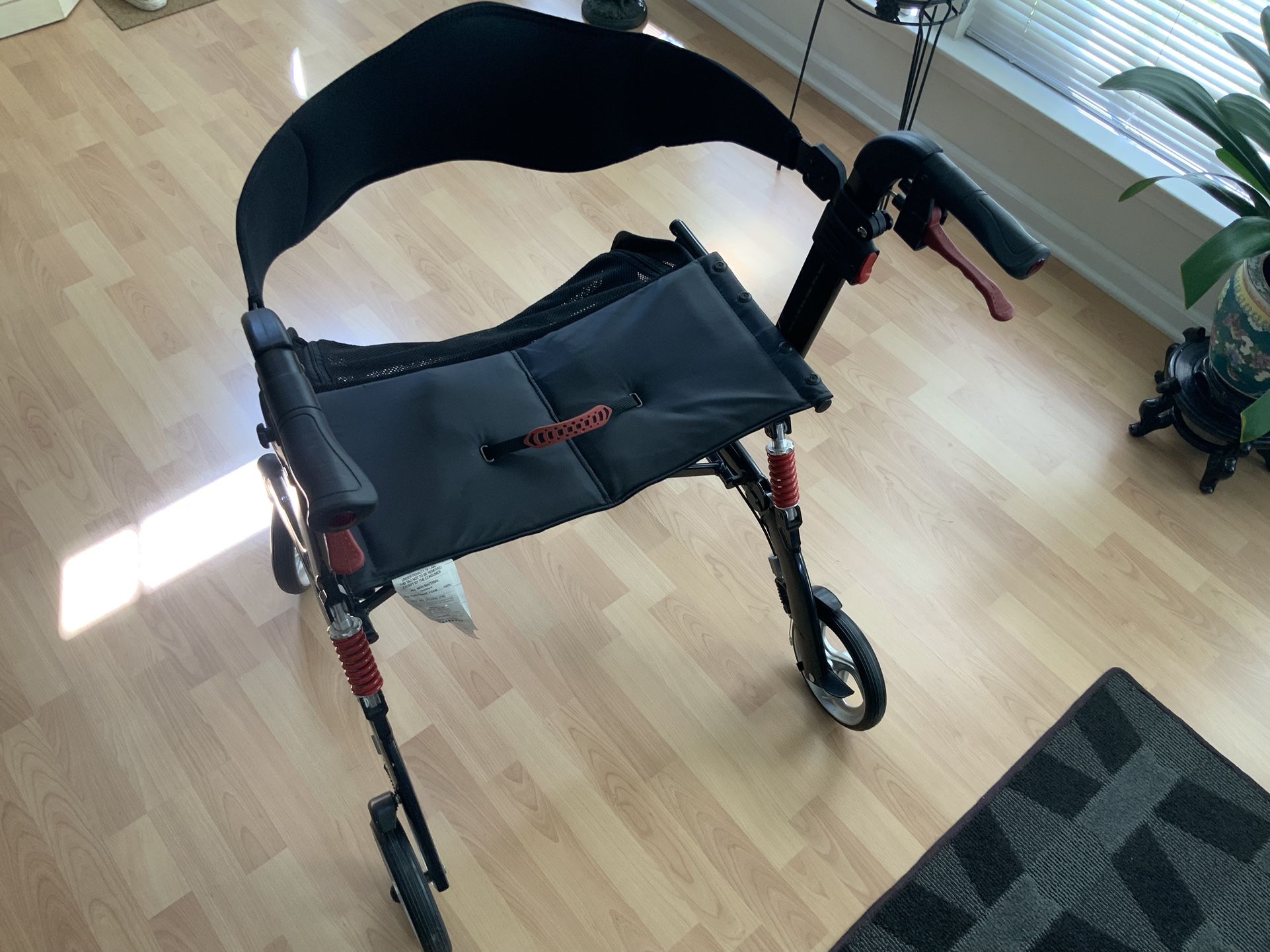 Drive Medical 10266HD-BK Nitro Heavy Duty Foldable Rollator Walker with Seat, Black