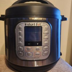 Instant Pot Duo 7-In-1. It has 6 quiet. New was never used, but missing the original box. Electric Pressure Cooker. Model: Nova Plus 60.  