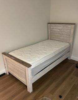 TWIN BED, MATRESS, ADJUSTABLE AND BED FRAME