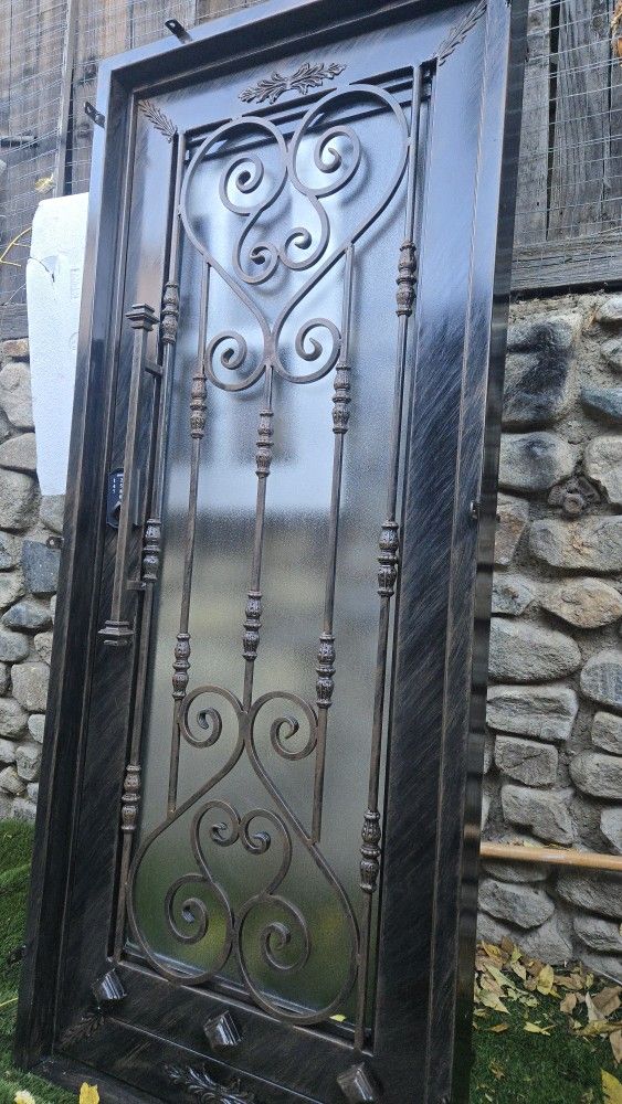 Puerta De Metal