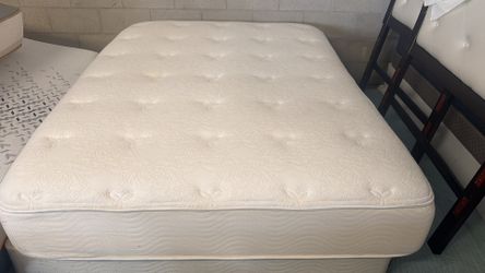 Queen size mattress in good shape