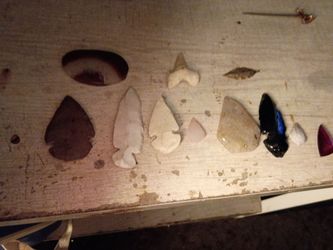 9 arrow heads tooth and fossil