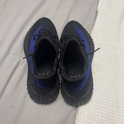 Yeezy 350 dazzling blue size 9 1/2