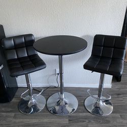 Bar Stools And Table 
