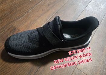 OrthoFeet Black Orthopedic Sneakers Size 11