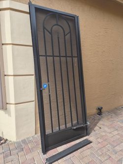 8ft good condition screen door with frame