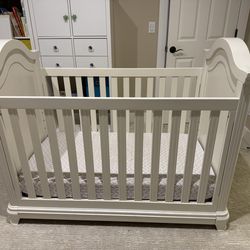 Basset Crib with mattress and toddler rail