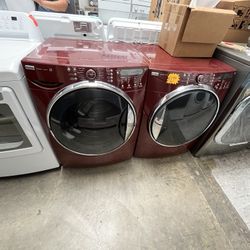 KENMORE WASHER AND RED GAS DRYER 