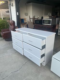 6 drawers white dresser works very good