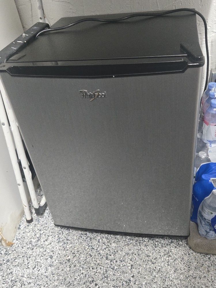 Whirlpool Mini Fridge