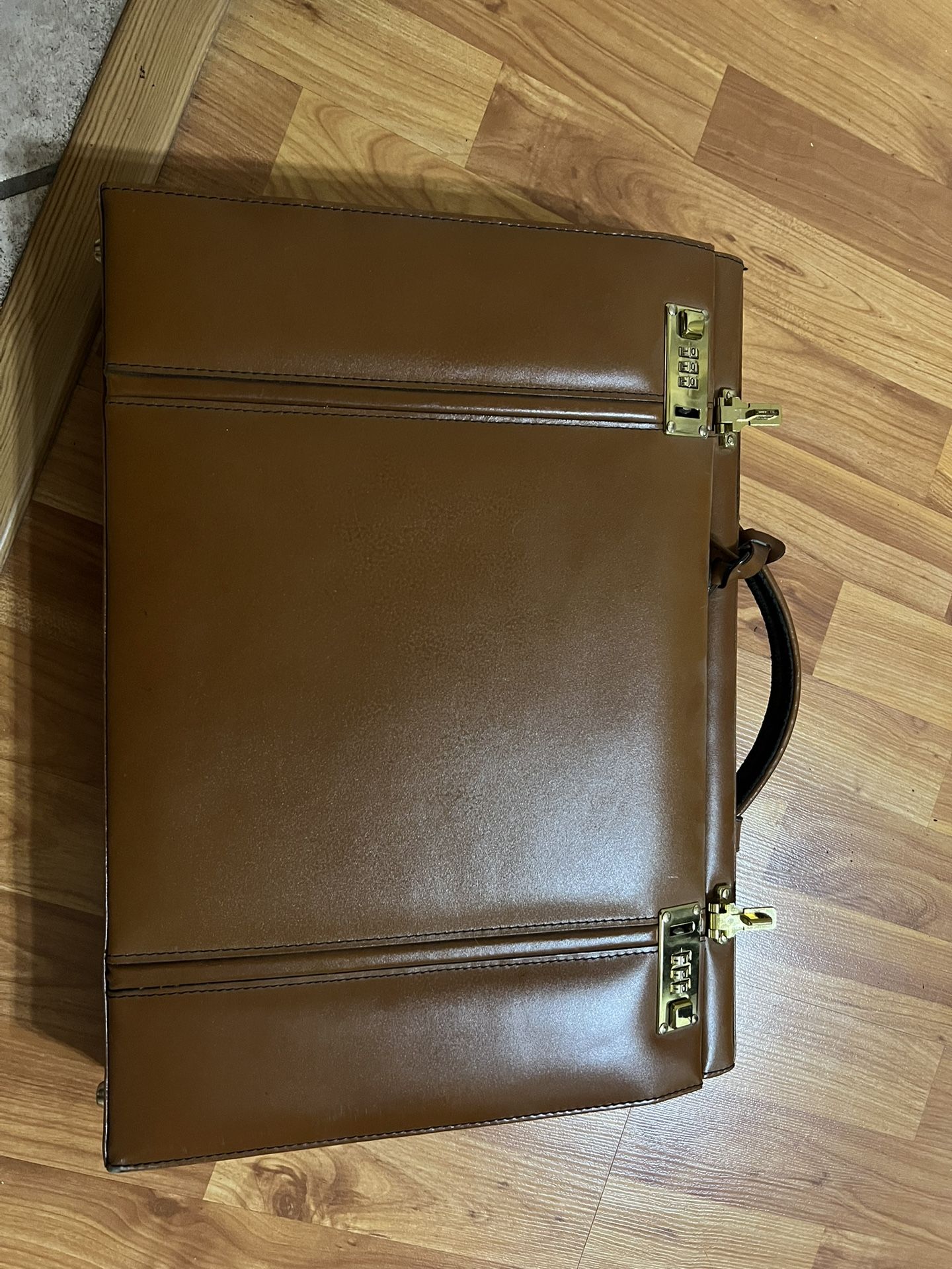 Briefcases MAKE OFFER FOR ALL