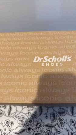 Woman’s Sneakers 6.5