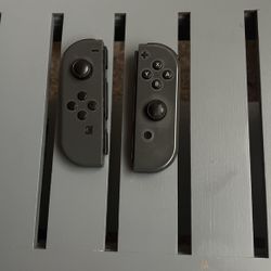 Nintendo Joycons With Broken Rails 