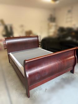 Queen bed frame: Wooden