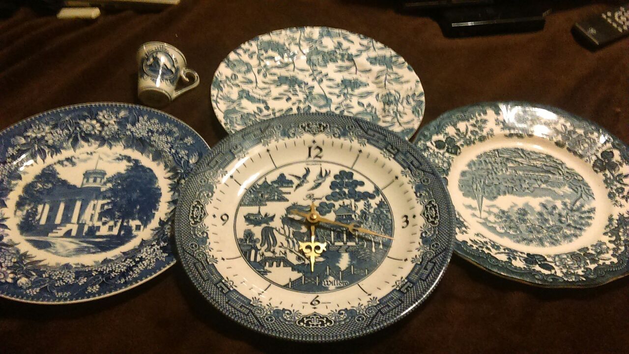 Antique 1790 Avon scenes plates and clock