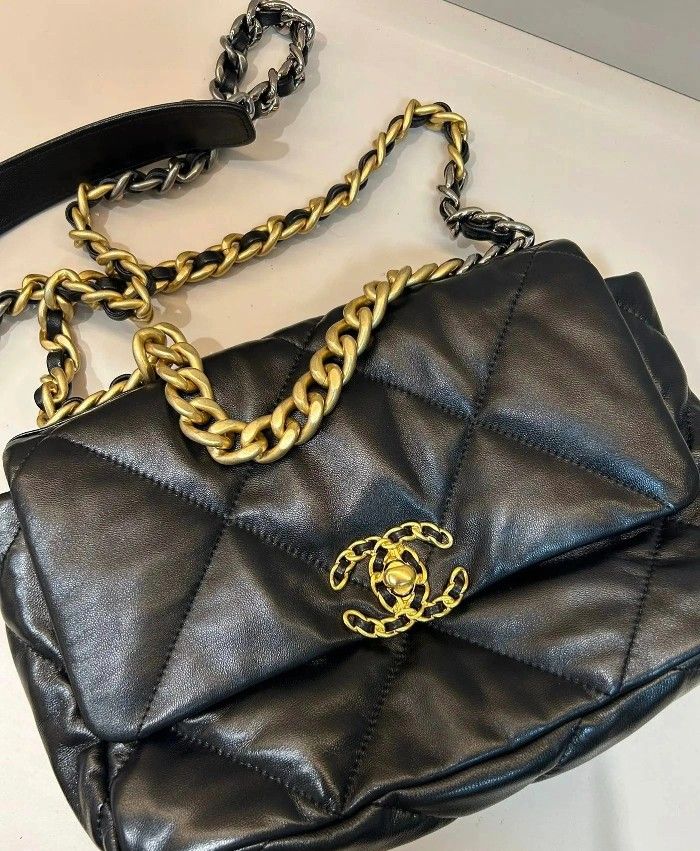 Lady's Black Fashion Crossbody Bag