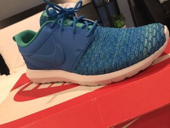 Nike roshe flyknit size 10.5