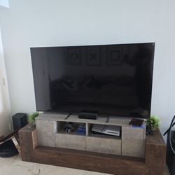 VIZIO 70-Inch M-Series 4K QLED HDR Smart TV
