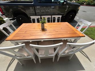 Farmhouse table + 8 chairs + free delivery