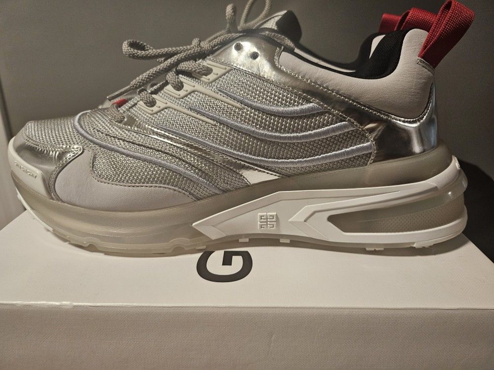 Givenchy Sneaker Size 9