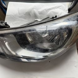 2012-2015 Hyundai Accent driver Head Light