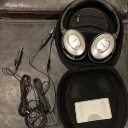Bose QC 15 noise cancellating headphones 