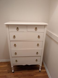 White dresser with mirror
