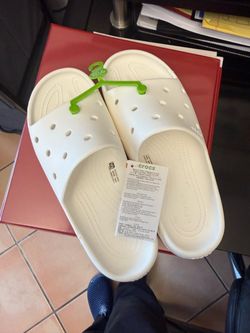 Crocs Classic Slides in White.  Size 8 Men/Women 10 - Brand New