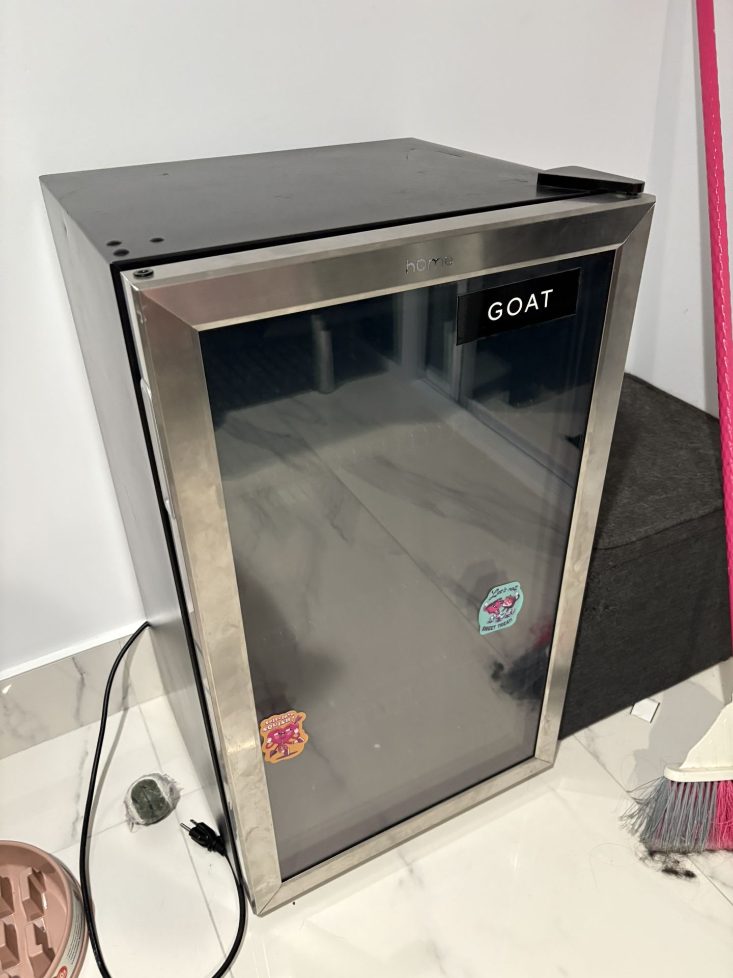 Wine Cooler/mini Fridge 