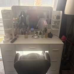 Vanity With light mirror