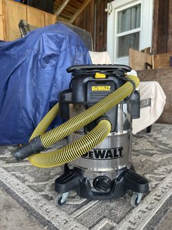 DEWALT 10-Gallons 6.5 HP Corded Wet/Dry Shop Vacuu