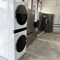 LAVADORA Y SECADORA JUNTOS 