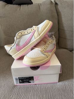Jordan 1 Travis Scott size 3y $250