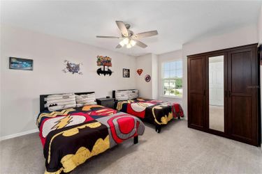 Modernista Classic : Full size, black heavy Duty 10" with Headboard and with mattress included.