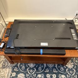 55 Inch Sony TV And Samsung Soundbar With Subwoofer 