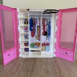 Barbie Closet 